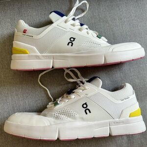 the On™ The ROGER Spin sneakers
Round toe design.